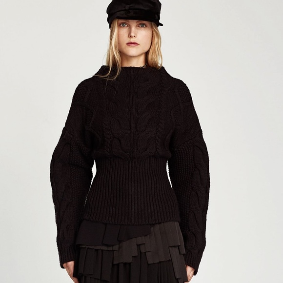 Zara Sweaters - NWT ZARA SWEATER WITH CONTRASTING HEM MEDIUM